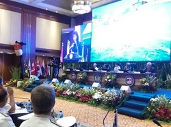 Susi dan Rizal Ramli Bicara di Depan Para Angkatan Laut Dunia