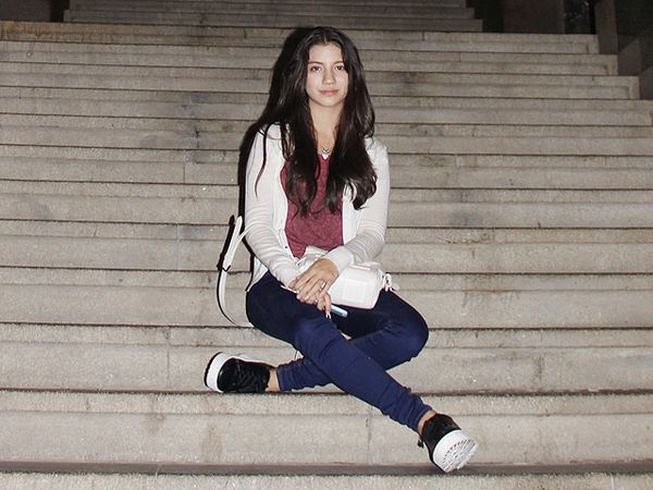 Hiii... Cassandra Lee Berpose di Lawang Sewu