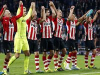 PSV Taklukkan MU 2-1