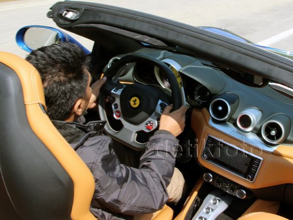Menguji Ketangguhan Ferrari California T di Italia