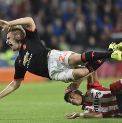 Shaw Sudah Jalani Operasi di Eindhoven