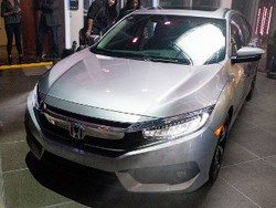Wuih, Sedan Civic Terbaru Mulai Tampil