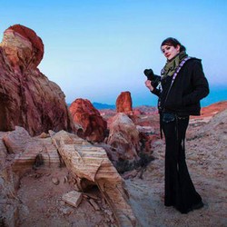 Mantan Model yang Semakin Liar di Dunia Fotografi Anime