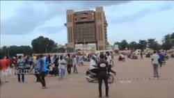 Gawat! Presiden Ditahan, Militer Bubarkan Pemerintahan Burkina Faso