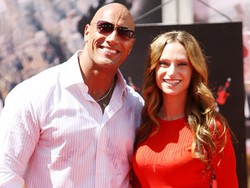 Kekasih Hamil Anak Dwayne Johnson