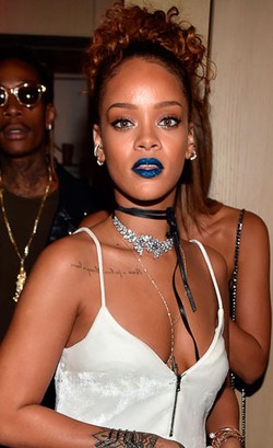 Warna-warni Lipstik yang Pernah Dipakai Rihanna, Biru Hingga Hijau