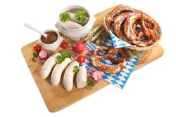 Makan Siang Spesial dengan Sosis khas Jerman yang Juicy Gurih