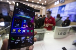 LG Bikin Penasaran dengan Phablet Something New