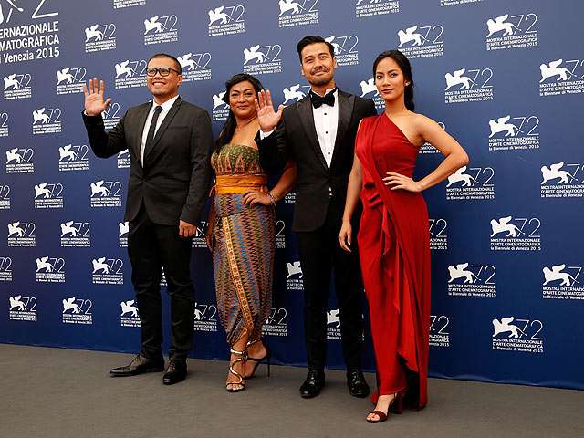 Penampilan Chicco Jerikho dan Tara Basro di Venice Film 