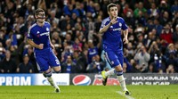 Oscar merayakan gol yang dibuatnya lewat titik putih di menit ke-45. Stefan Wermuth/Reuters/detiKFoto.