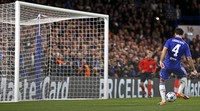 Gol keempat Chelsea hadir di menit ke-78 yang dibuat Fabregas. Stefan Wermuth/Reuters/detiKFoto.