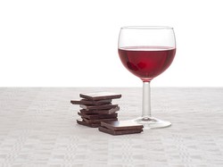 Rutin Konsumsi Cokelat dan Red Wine Berkhasiat Cegah Alzheimer