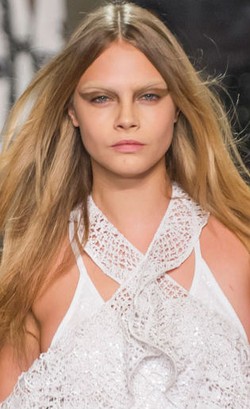 Ini Risikonya Ikuti Tren Aneh dari Media Sosial