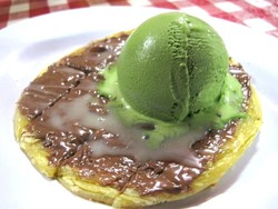 Empuk Manis Roti Maryam Aneka Rasa untuk Camilan Malam