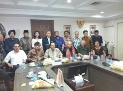 Emil Salim Sampai Alwi Shihab Datangi Kantor Rizal Ramli