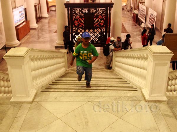 Berakhir Pekan di Balai Kota DKI Jakarta