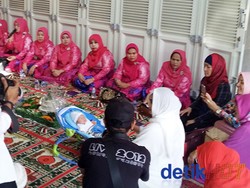 Suasana Prosesi Akikahan Putra Raffi Ahmad dan Nagita Slavina