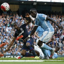 West Ham Beri City Kekalahan Pertama