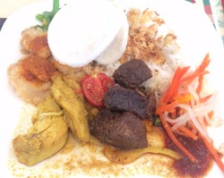 Ketika Rendang & Sate Goyang Lidah Orang Eropa