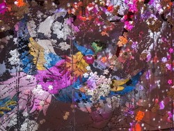 Instalasi Burung Terbuat dari Ribuan Kancing