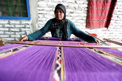 Begini Cara Membuat Tenun Ikat Tradisional Khas NTT