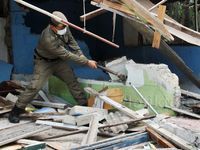 Bangunan Liar di Pondok Pinang Dibongkar