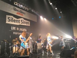 Silent Siren Sukses Manjakan Penggemar di Konser Jakarta