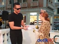 Demian Gelar Aksi Sulap No Hand Trick di Makau