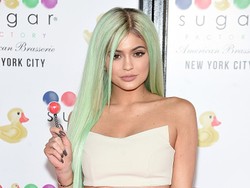 Duh! Kylie Jenner Diserang Hingga Kesakitan di Konser Chris Brown