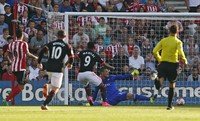 Setelah MU lebih dulu tertinggal akibat gol Graziano Pelle, Martial berhasil menyamakan kedudukan dan membalikkan keadaan lewat dua golnya di menit 34 dan 50. Reuters/Stefan Wermuth.