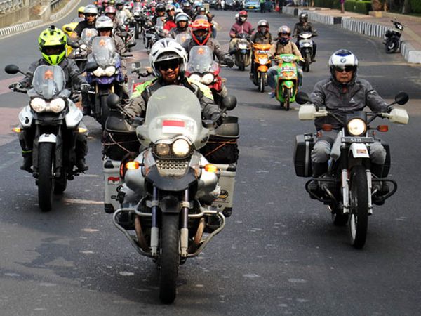 Jeffrey Polnaja Tuntaskan Misi Keliling Dunia Naik Motor Sejauh 420.000 Km