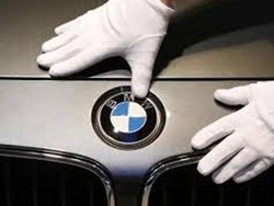Dolar Melambung, Akankah BMW Naikkan Harga Jual?