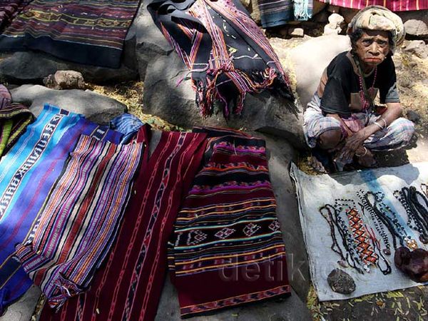 Hasil Kerajinan Suku Abui di Kampung Takpala