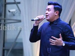 Tak Datang ke Perhelatan AMI 2015, Tulus Ngaku Sedang Patah Hati