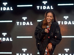 Rihanna Masih Rahasiakan Kapan Album Barunya Dirilis