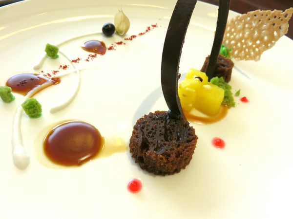 Menu Indonesia Disajikan a la Fine Dining di Purnawarman Restaurant