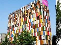 Unik Banget! Gedung di Korea Terbuat dari 1000 Pintu