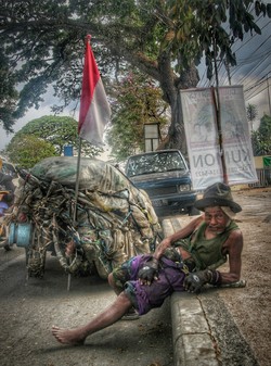 Pak Tua, Miskin Harta tapi Kaya Nasionalisme