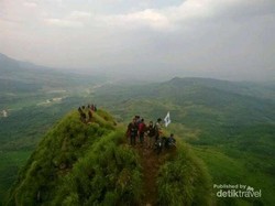 3 Gunung Dekat Jakarta yang Bisa Didaki Sehari
