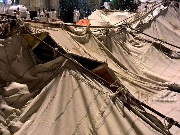 Tenda Haji Indonesia Roboh Diterpa Angin