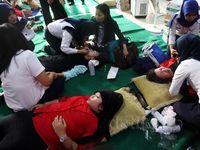 Korban Benturan Kereta Mendapat Pengobatan