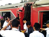 Dua Kereta Berbenturan di Stasiun Juanda