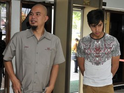 Dhani Sarankan Farhat Periksa ke Pengobatan Alternatif