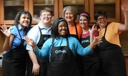 Kafe Unik di Texas Ini Pekerjakan Penyandang Down Syndrome