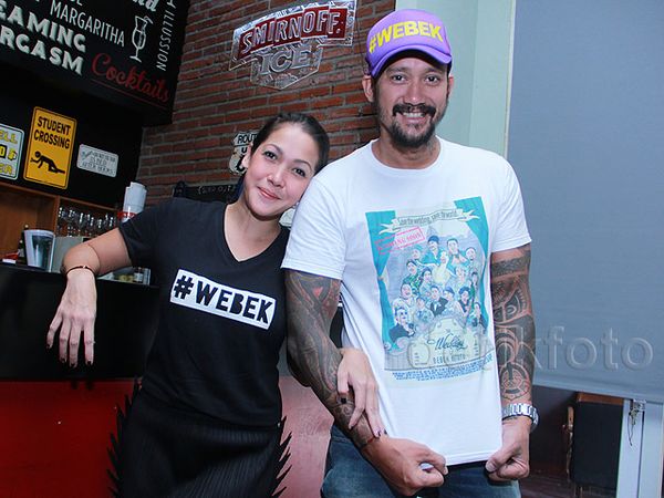 Kemesraan Tora Sudiro dan Mieke Amalia