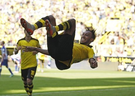 Aubameyang Targetkan 20 Gol di Liga