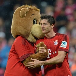 Lewandowski Disebut Bisa Saja Bikin 7 Gol