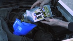 Mobil Sering Dibawa Ke Luar Kota? Jaga Performa Mesin dengan Cara Ini