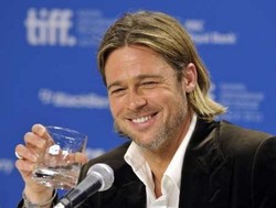 Brad Pitt Rela Habiskan Rp 5,6 M untuk Motor Peninggalan Perang Dunia