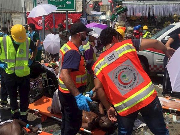 Begini Proses Evakuasi Korban Tragedi Mina